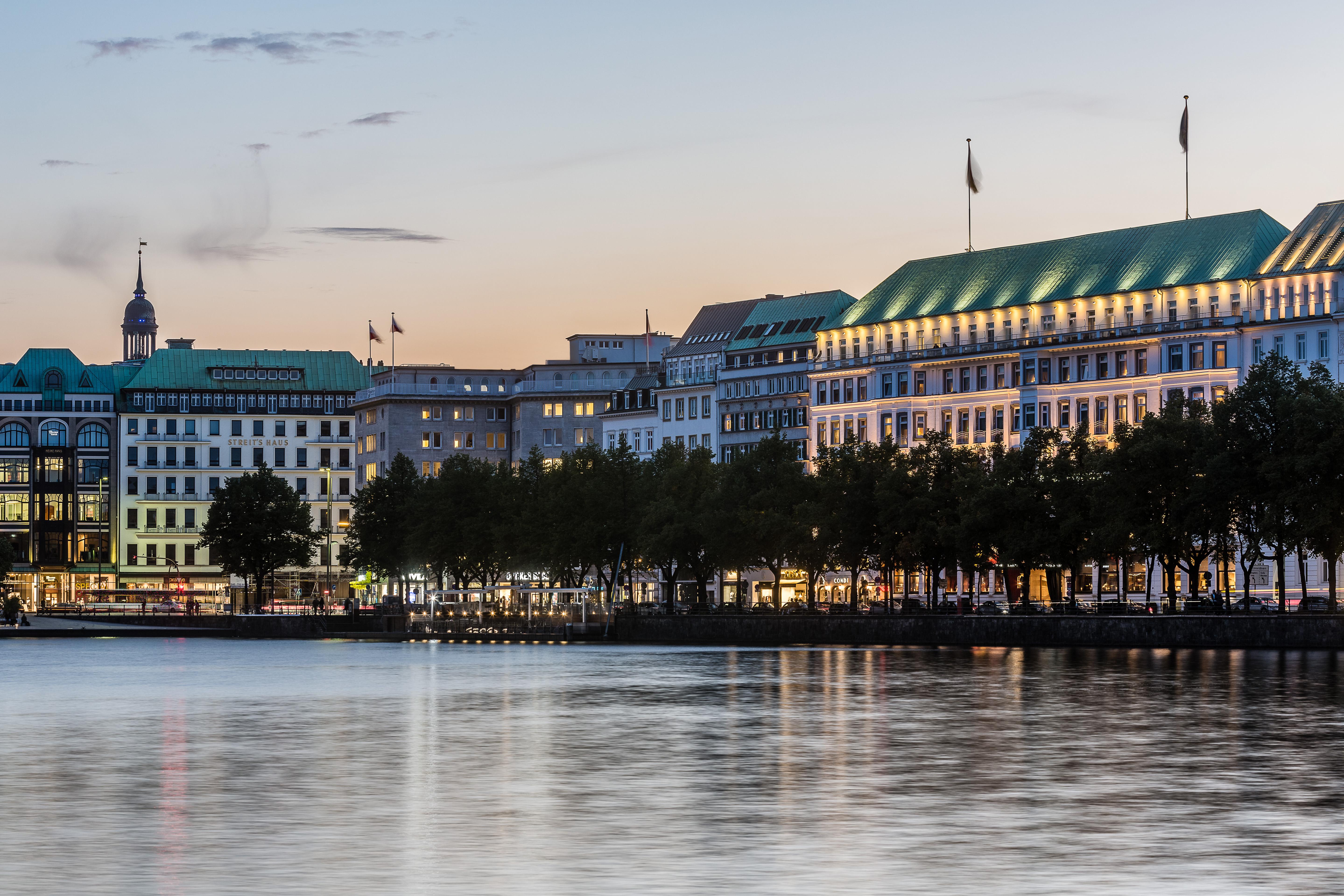 Fairmont Hotel Vier Jahreszeiten, Hotel Des Jahres 2023 & 2024- Die 101 Besten Amburgo Esterno foto